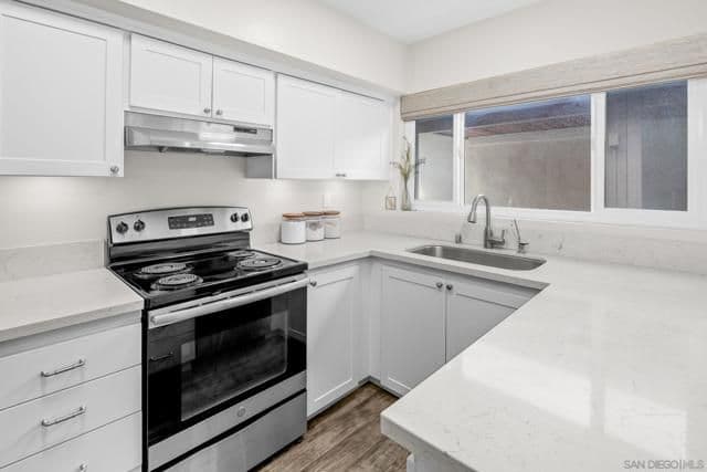 2600 Torrey Pines Rd, La Jolla, Active - Home for Sale