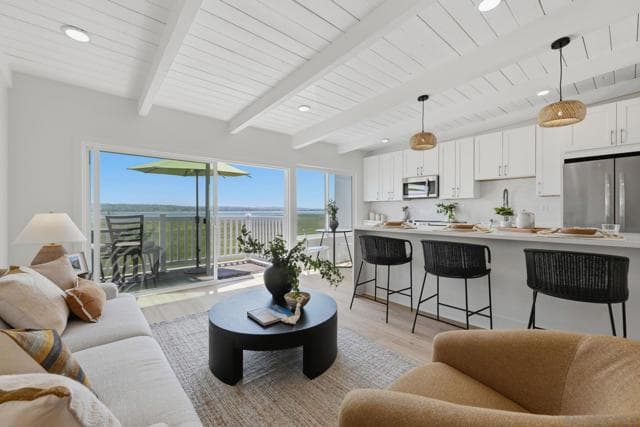 4013 Crown Point Dr, San Diego, Active - Home for Sale