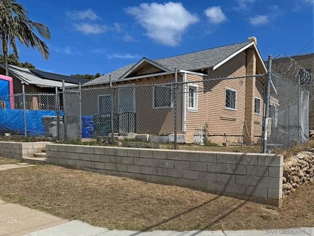 3250 Clay Ave, San Diego, Active - Home for Sale