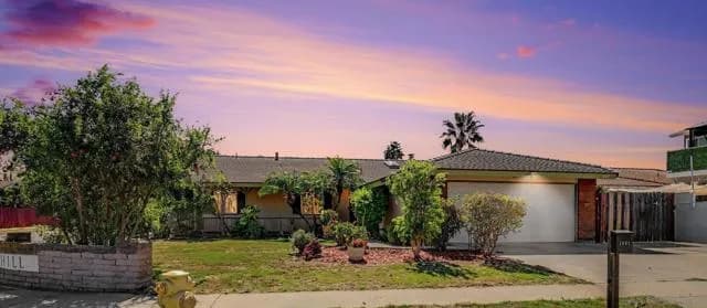 1661 Oak Hill Dr, Escondido, Active - Home for Sale