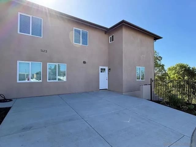 1413 Shoshone St, Oceanside, Active - Home for Sale