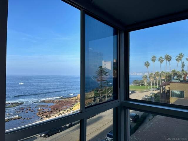 939 Coast Blvd, La Jolla, Active - Home for Sale