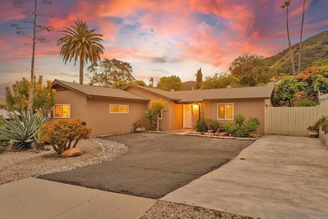 7907 Poplin Dr, Santee, Active - Home for Sale