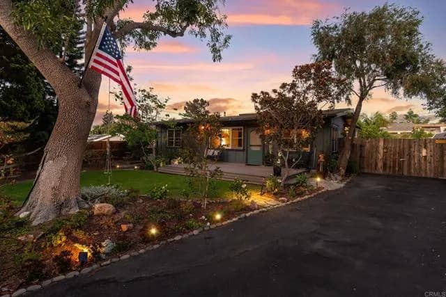 939 Ocean View Ave, Encinitas, Active - Home for Sale