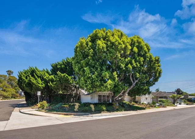 8925 Cliffridge Ave, La Jolla, Active - Home for Sale