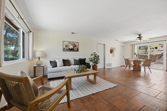 515 Ross Dr, Escondido, Active - Home for Sale