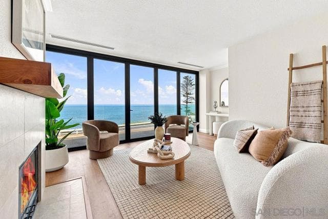 939 Coast Blvd, La Jolla, Active - Home for Sale