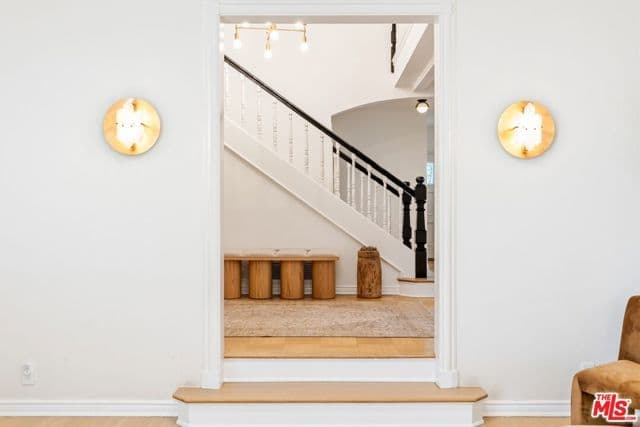 628 N Sierra Dr, Beverly Hills, Active - Home for Sale