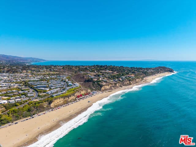 6782 Shearwater Ln, Malibu, Active - Home for Sale