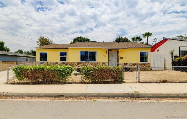 4127 Hemlock, San Diego, Active - Home for Sale