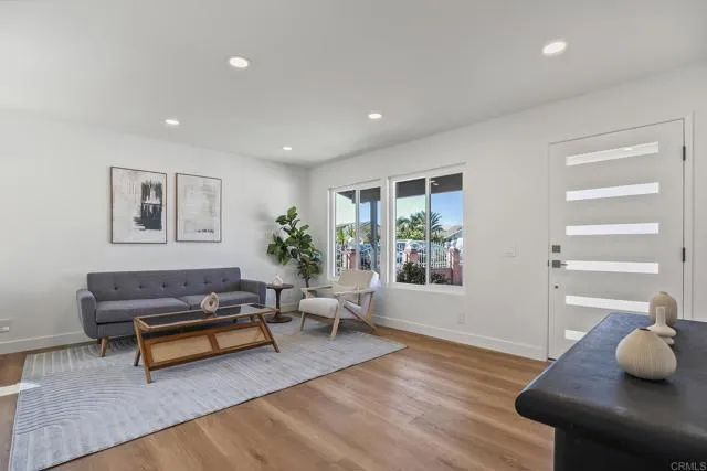 1971 Leatherwood St, San Diego, Active - Home for Sale
