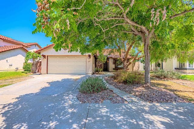 637 Redlands Place, Bonita, Active - Home for Sale