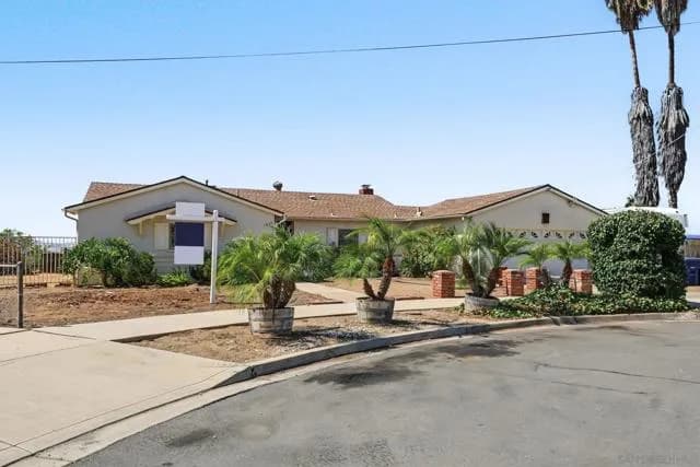 1475 Vicksburg Dr, El Cajon, Active - Home for Sale